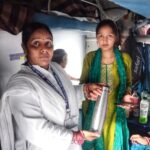 “मदद की पुकार और रेलवे की फुर्ती: छोटे बच्चे के लिए गर्म दूध की मांग पर सीवान स्टेशन पर महिला यात्री को मिली राहत, अंजू देवी बोलीं- धन्यवाद भारतीय रेल!”