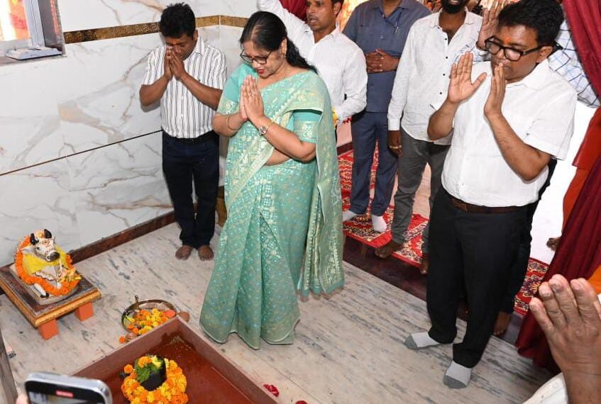 निरजला एकादशी पर तरकुलहा धाम में उमड़ा आस्था…