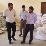 जिलाधिकारी द्वारा उर्वरक बिक्री केंद्र बी पैक्स जगदीशसराय का किया गया औचक निरीक्षण