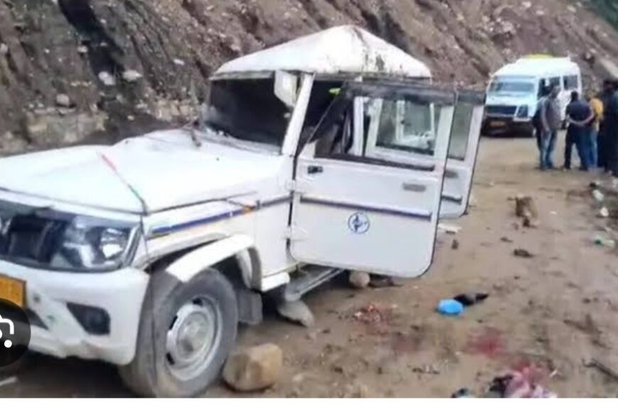 केदारनाथ यात्रा हादसा: खाई में…
