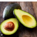 अब एवोकाडो बना ‘सुपरफूड’, रोज़ खाने से घटता है कोलेस्ट्रॉल और बढ़ती है याददाश्त: नई रिसर्च में दावा