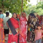 गांव की विकाश के रास्ते मे रोडा बने ग्राम प्रधान, अधिकारी भी झाड रहे पल्ला