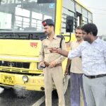 सख्ती : परिवहन विभाग के चेकिंग अभियान में अनफिट 04 स्कूल बसों का हुआ चालान, अभियान लगातार रहेगा जारी एआरटीओ