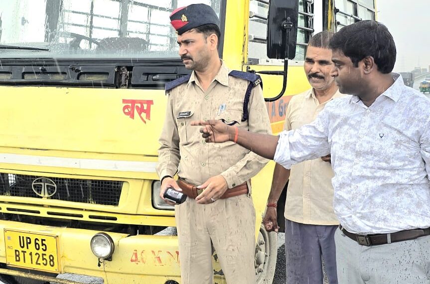 सख्ती : परिवहन विभाग के चेकिंग अभियान में अनफिट 04 स्कूल बसों का हुआ चालान, अभियान लगातार रहेगा जारी एआरटीओ
