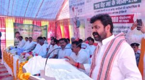राज्य मंत्री दयाशंकर मिश्र ने चकिया अन्तर्गत जलेबिया…