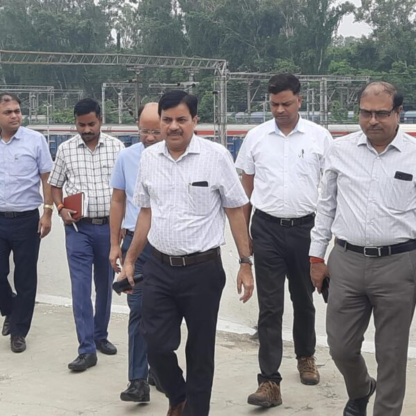 अपर महाप्रबंधक ने वाराणसी में किया निरीक्षण, दिए&hellip;