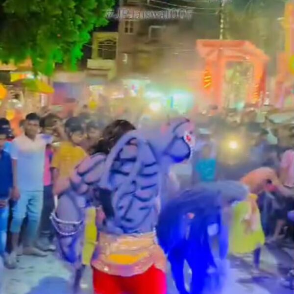 महावीरी झंडा जुलूस में गूंजा जयघोष, झांकियों और&hellip;