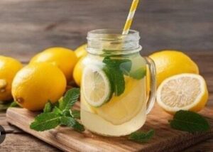 क्या नींबू पानी है हमेशा फायदेमंद? जानिए इसके…