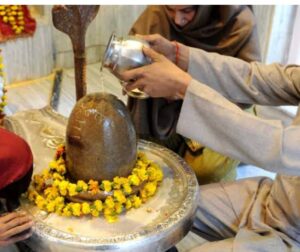 सावन में इन 5 चीज़ों से करें महादेव…