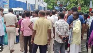 “बड़हिया (लखीसराय): दोस्त के साथ बंदूक चेक करते…
